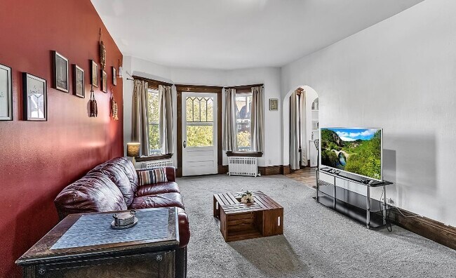 417 W Delavan Ave, Unit 417 W Delavan #2 in Buffalo, NY - Foto de edificio - Building Photo