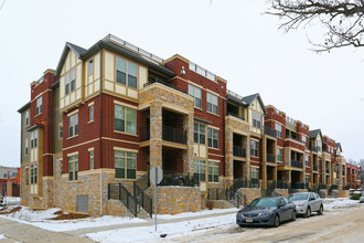 Wingra Shores in Madison, WI - Building Photo - Building Photo