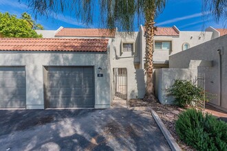2524 S El Paradiso in Mesa, AZ - Building Photo - Building Photo