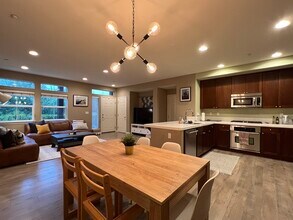 837 Font Ter in San Jose, CA - Building Photo - Building Photo