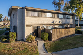 Country Woods Apartments in Colton, CA - Building Photo - Primary Photo