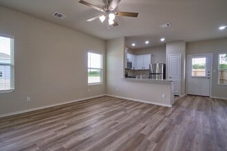 478 Abigail Aly in San Antonio, TX - Building Photo - Building Photo