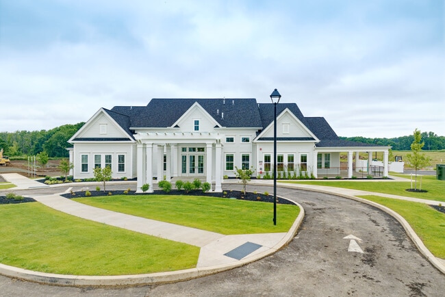 Arbors at Penfield in Penfield, NY - Foto de edificio - Building Photo