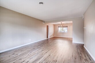 1054 N Revere St in Aurora, CO - Building Photo - Building Photo