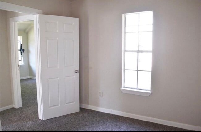 property at 2514 Lynnfield St