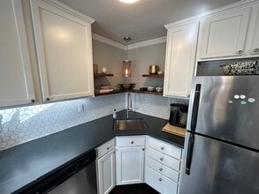 7112 N Richmond Ave, Unit 5 in Portland, OR - Building Photo - Building Photo