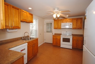 79 School St in Northbridge, MA - Building Photo