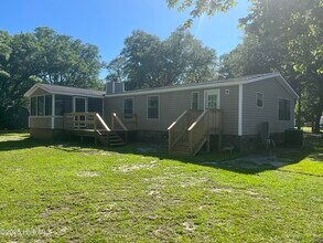 202 Susans Dr in Hampstead, NC - Building Photo - Building Photo