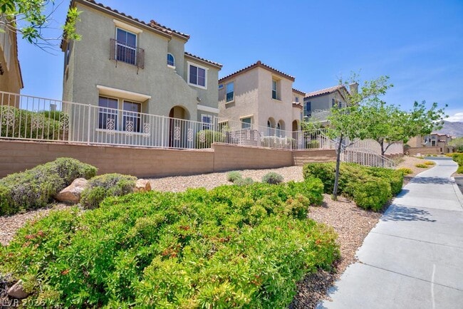property at 944 Douglas Flat Pl