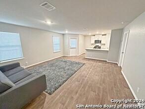 15518 Smoky Honeyeater in San Antonio, TX - Building Photo - Building Photo