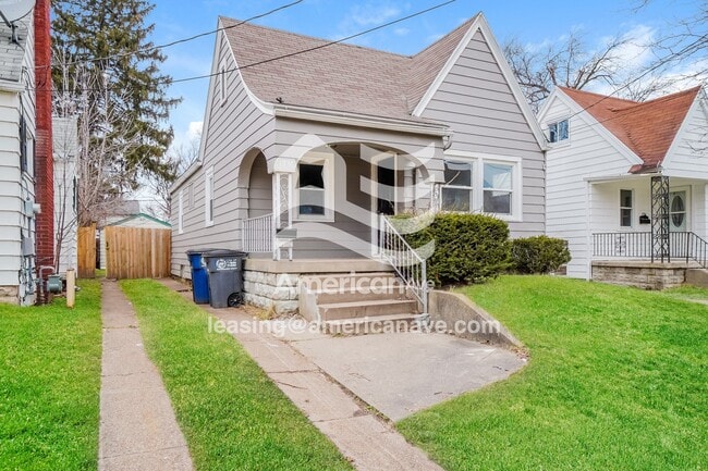1736 Mansfield Rd in Toledo, OH - Building Photo - Building Photo