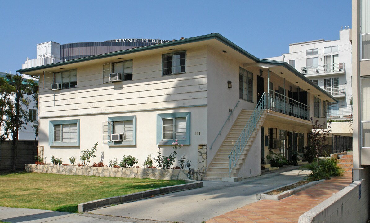 111 N Gale Dr in Beverly Hills, CA - Building Photo