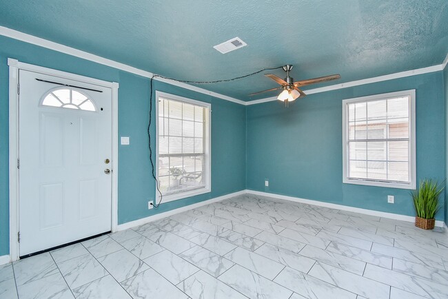 property at 2708 Morningside Ln