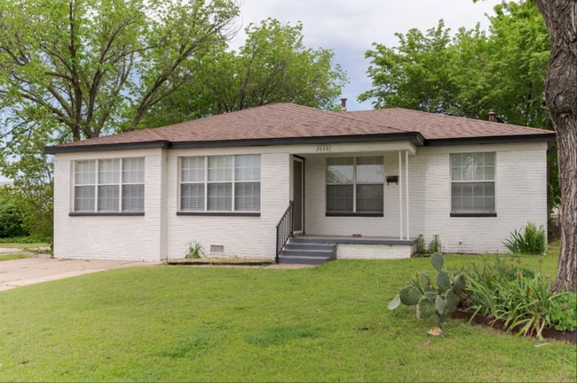 property at 2033 Westchester Dr