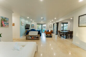 731 SE 5th Ave in Pompano Beach, FL - Building Photo - Building Photo