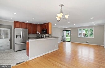 11315 Ashley Dr in Rockville, MD - Building Photo - Building Photo