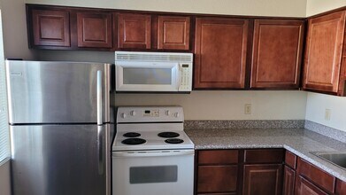 5251 Indian River Dr in Las Vegas, NV - Foto de edificio - Building Photo