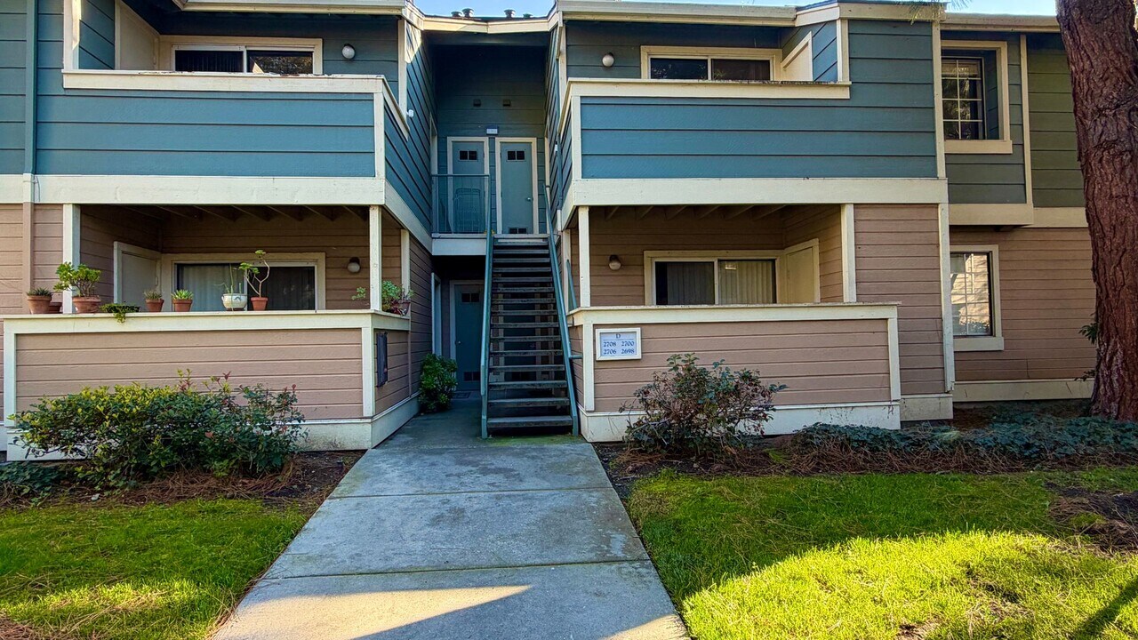 2700 Somerset Park Cir in San Jose, CA - Building Photo