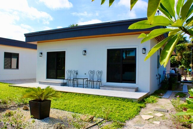 3589 Gibbs Rd in Delray Beach, FL - Building Photo - Building Photo