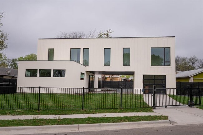 4906 Aberdeen Cir in Austin, TX - Building Photo - Building Photo