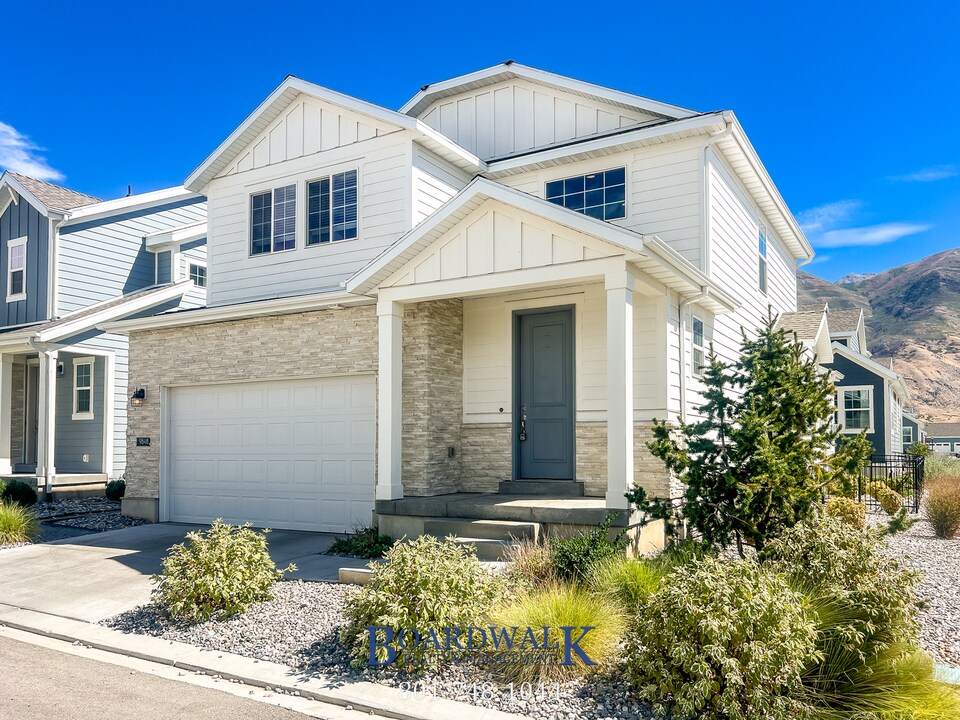 9848 Sunnybank Pl in Highland, UT - Building Photo