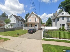 64 Knickerbocker Rd in Englewood, NJ - Building Photo