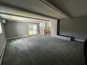 7564 3rd St in Dexter, MI - Building Photo - Building Photo