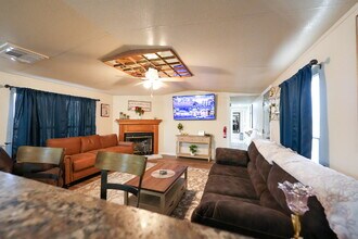 5880 Old Kirtland Hwy in Farmington, NM - Building Photo - Building Photo