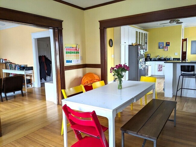 334 Washington St in Brookline, MA - Building Photo - Building Photo