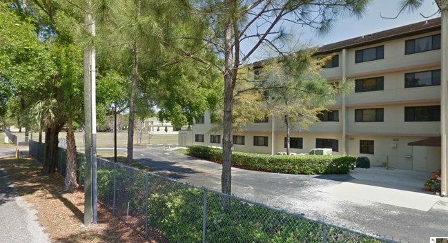 Epiphany Arms Apartments in Tampa, FL - Foto de edificio - Building Photo