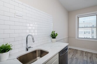 The Parkway in St. Louis, MO - Building Photo - Building Photo