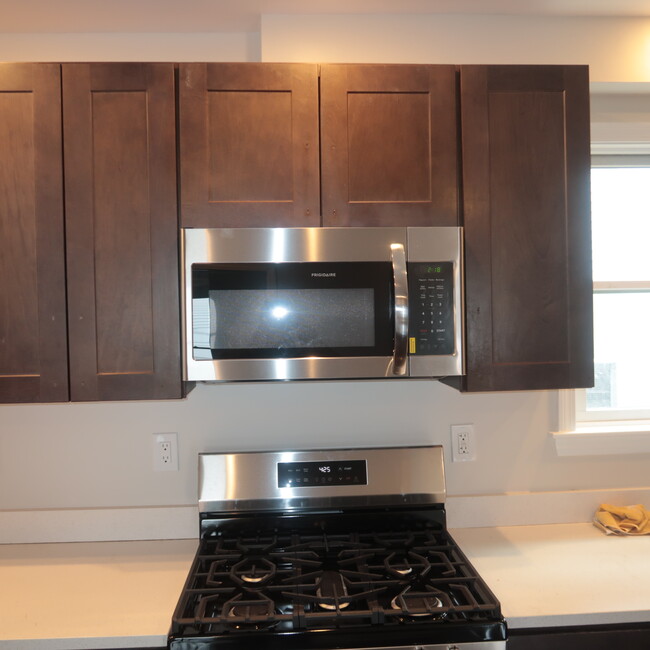 18 Perley St in Lynn, MA - Building Photo - Building Photo