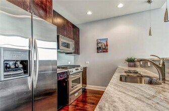 905 Juniper St NE in Atlanta, GA - Foto de edificio - Building Photo