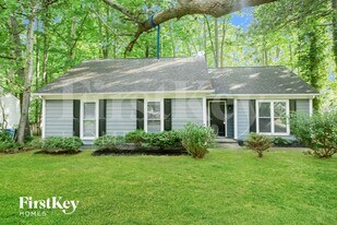 10017 Topeka Dr in Mint Hill, NC - Building Photo