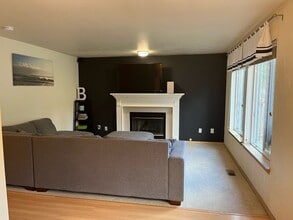 22417 15th Pl W in Bothell, WA - Building Photo - Building Photo