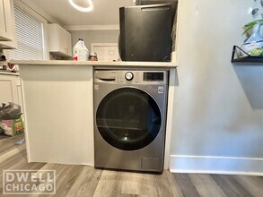 4208 N Clark St, Unit 2 in Chicago, IL - Building Photo - Building Photo