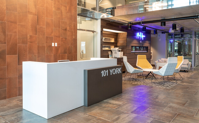 Aspen Heights Towson- Student Housing in Towson, MD - Foto de edificio - Lobby