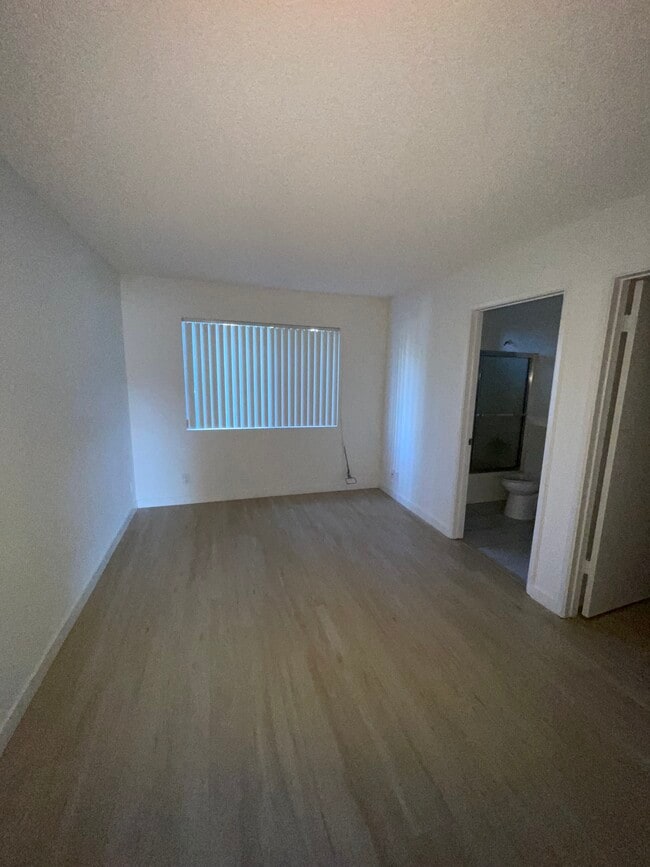 11707 Otsego St, Unit F in Valley Village, CA - Building Photo - Building Photo