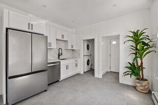 279 E Squantum St, Unit 1 in Quincy, MA - Building Photo