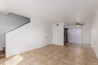 6002 W Oregon Ave in Glendale, AZ - Building Photo - Building Photo