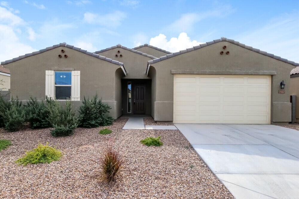 4235 W Dayflower Dr in San Tan Valley, AZ - Building Photo