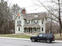 227 Broadway in Norwich, CT - Foto de edificio - Building Photo