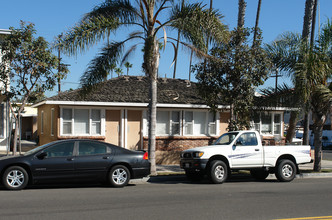 1217-1223 Ocean Ave in Seal Beach, CA - Building Photo - Building Photo