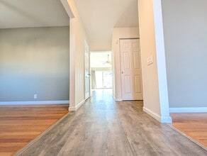 3670 Tremont Dr in Florissant, MO - Building Photo - Building Photo