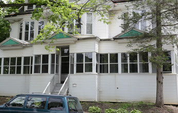 102 S Lake Ave in Albany, NY - Foto de edificio - Building Photo