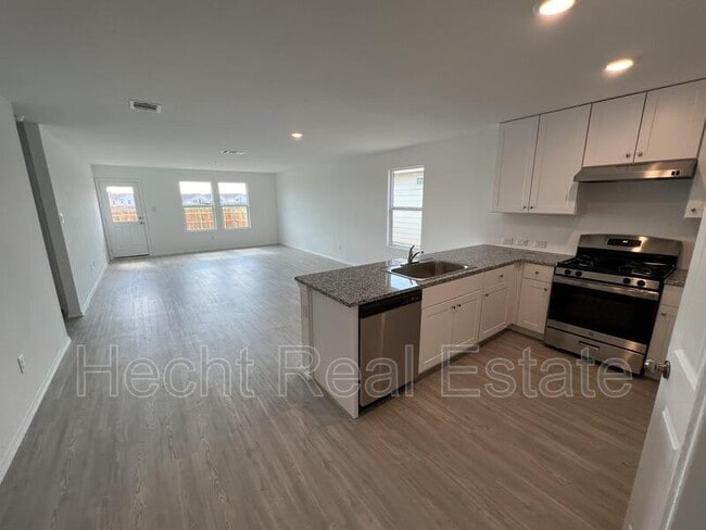 2938 Shore Lark in Canyon Lake, TX - Building Photo - Building Photo