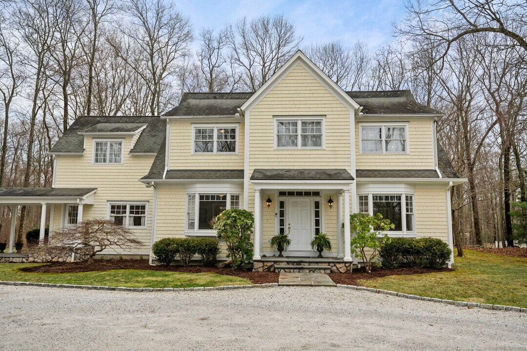 1 Quarry Rock Rd in Redding, CT - Building Photo