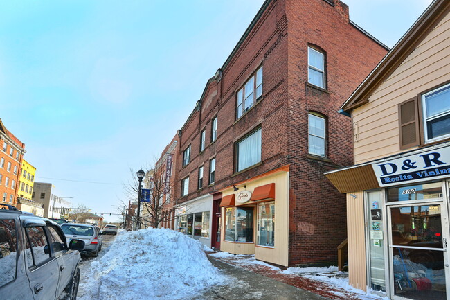 850 Main St in Willimantic, CT - Building Photo - Building Photo