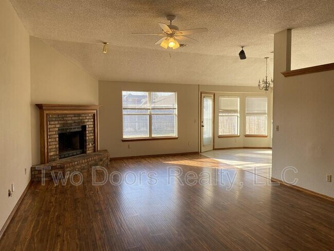 13101 Mapleleaf Dr in Oklahoma City, OK - Building Photo - Building Photo