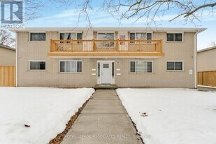 98 SIXTH AVENUE in Brantford, ON - Building Photo
